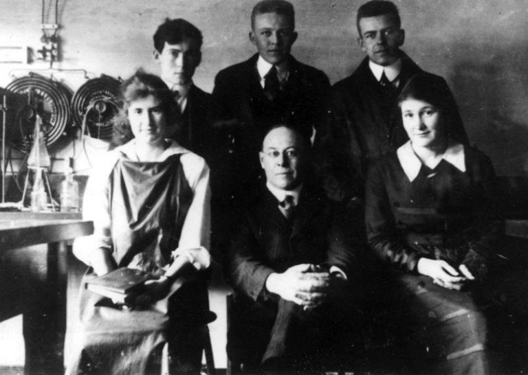 UBC's first graduate degree was awarded to chemist Ruth Vivian Fulton, pictured here with a chemistry group in 1919 Photo: University of British Columbia Archives [UBC 93.1/16] 